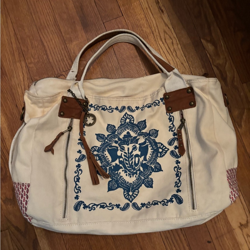 Lucky Brand Cream and Blue messenger bag